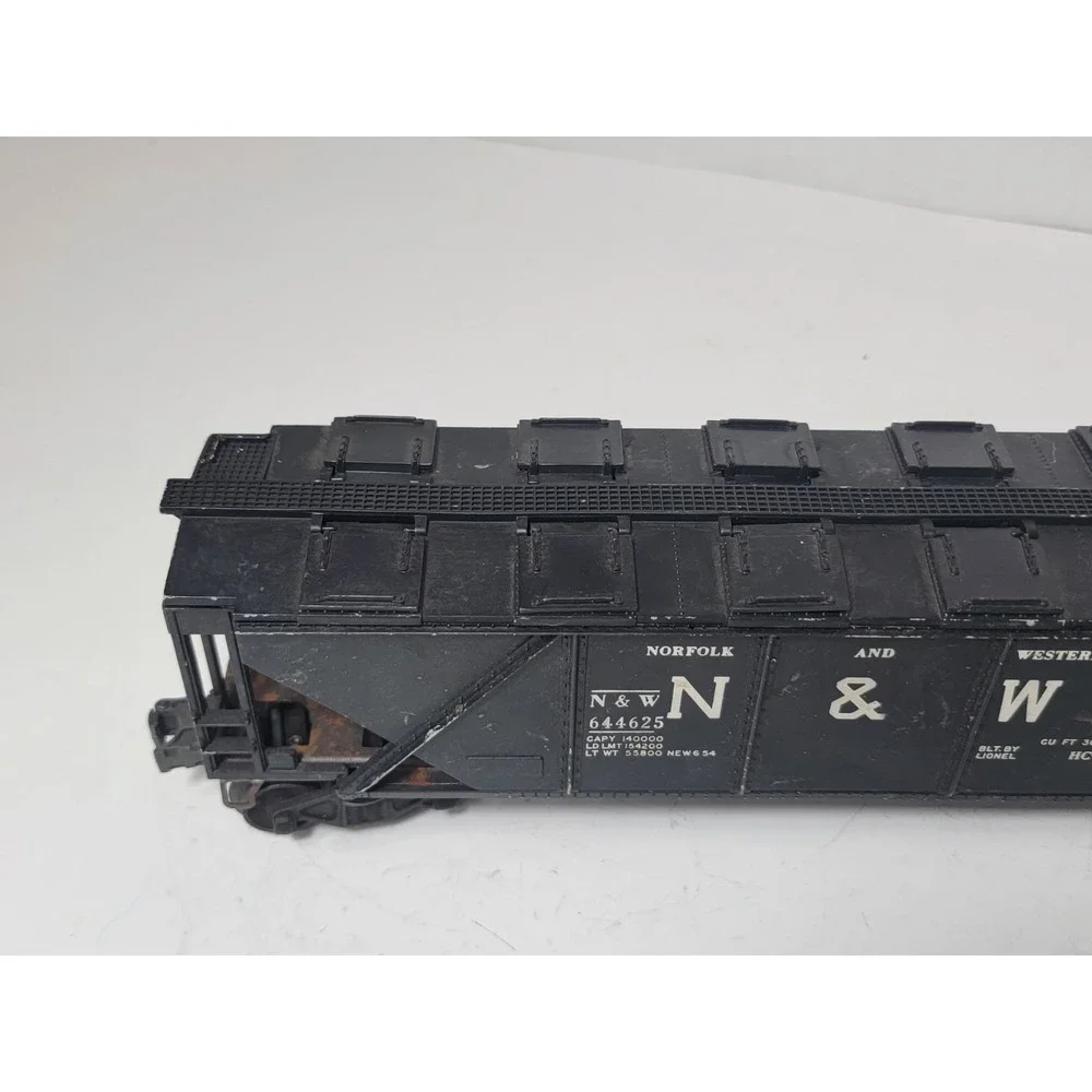 Lionel O Gauge Norfolk & Western Covered Hopper Open Hatches #644625 Model Train